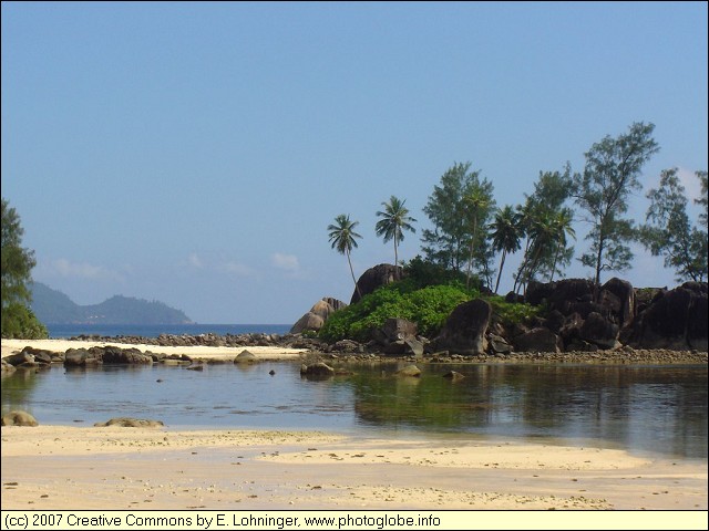 Montagne Toupie seen from Port Glaud