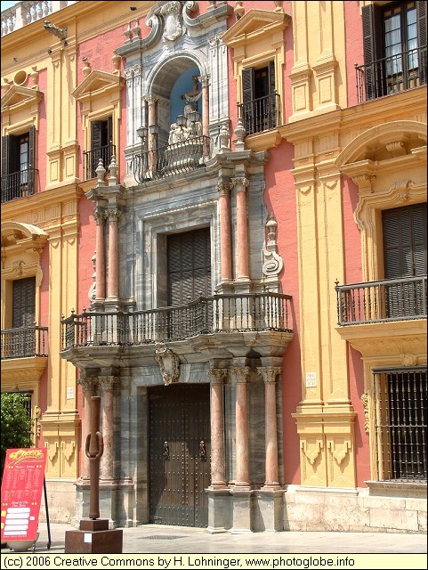 Farcade at the Plaza Obispo 