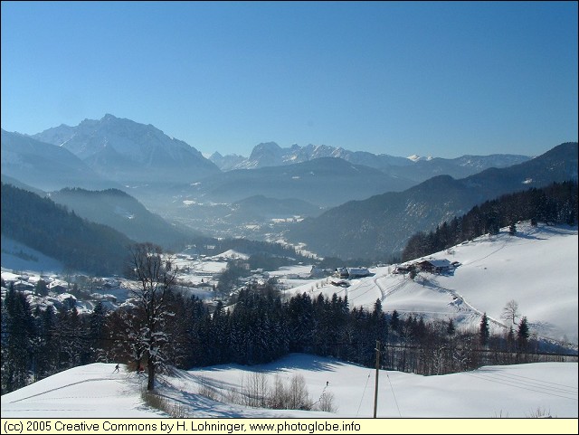 Huselhorn and Lattengebirge in the Background of Berchtesgaden