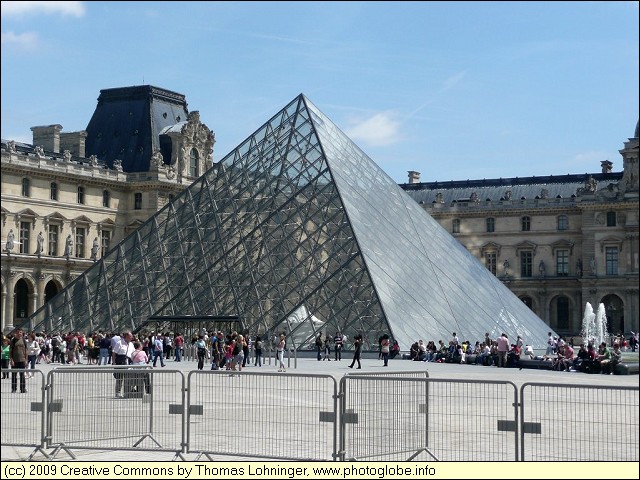 Glass Pyramid of Ieoh Ming Pei Glass Pyramid of Ieoh Ming Pei