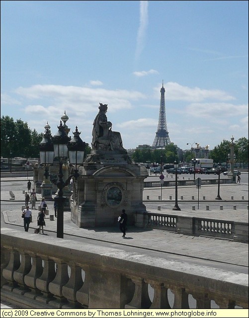 Eiffel Tower seen from Place de la Concorde