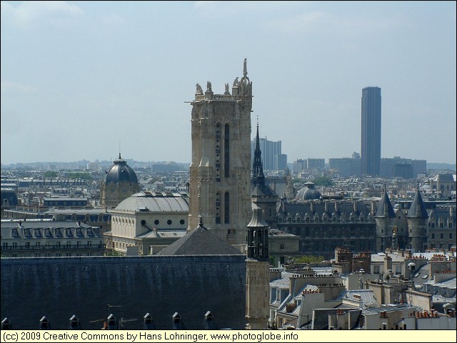 Saint-Jacques Tower seen from Centre Pompidou